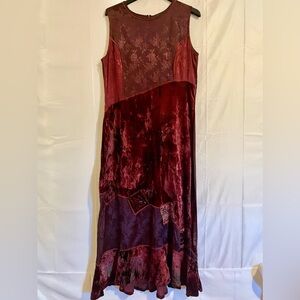 Elegant Burgundy Maxi Dress